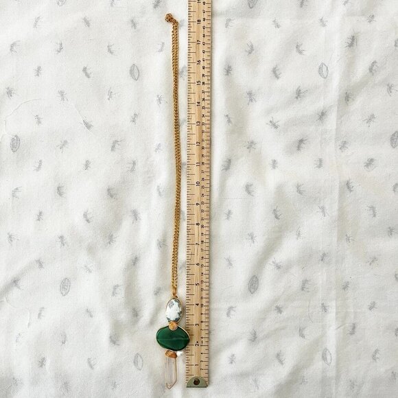 Handcrafted Bohemian QUARTZ, Green Agate & Pearl Pendant on a Gold-Tone Chain - Picture 11 of 11